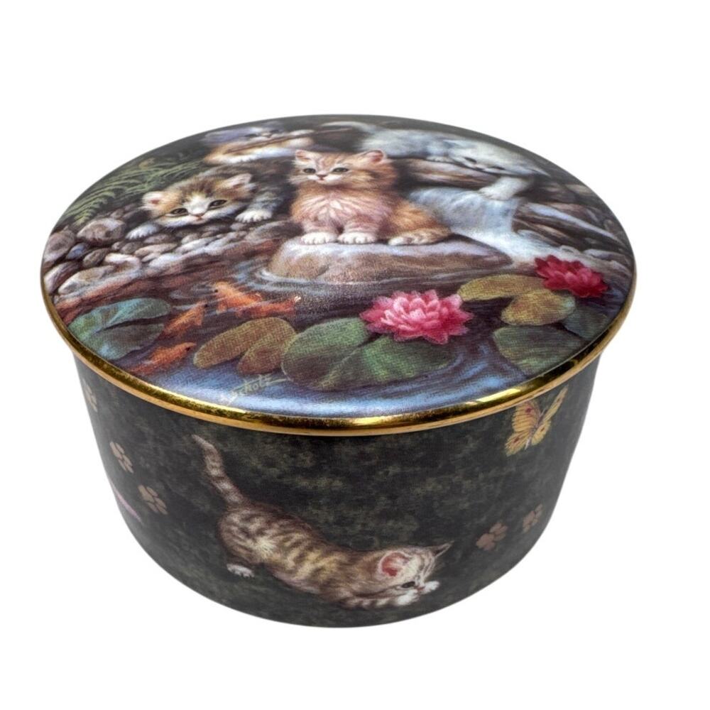 In the Rock Garden by Jurgen Scholz kitten expedition music box collection 1997